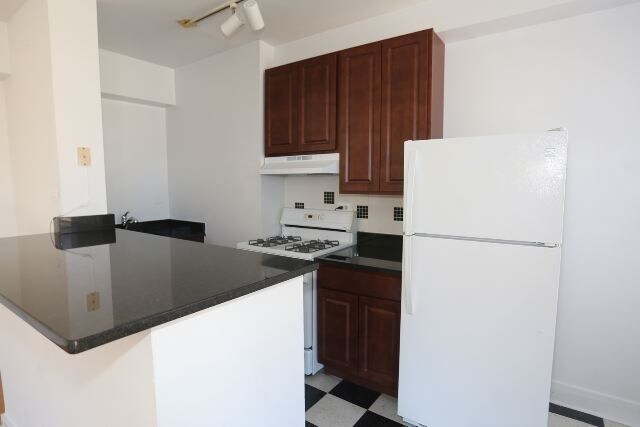 Foto del edificio - 941 W Carmen Ave