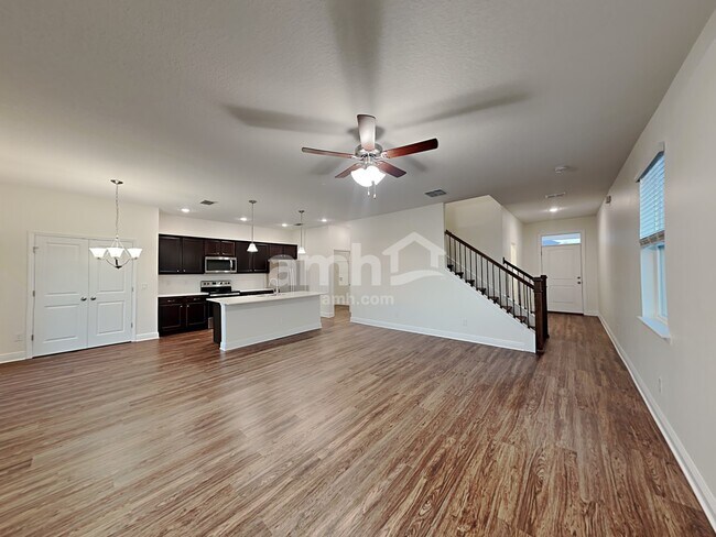 Building Photo - 1028 Sky Lakes Drive