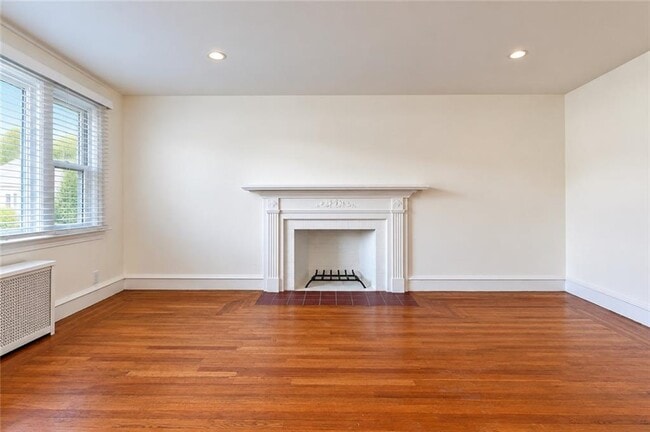 Building Photo - 107 Fuller St