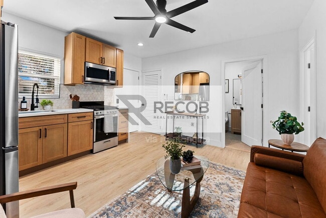 Foto del edificio - 6730 Mohawk St