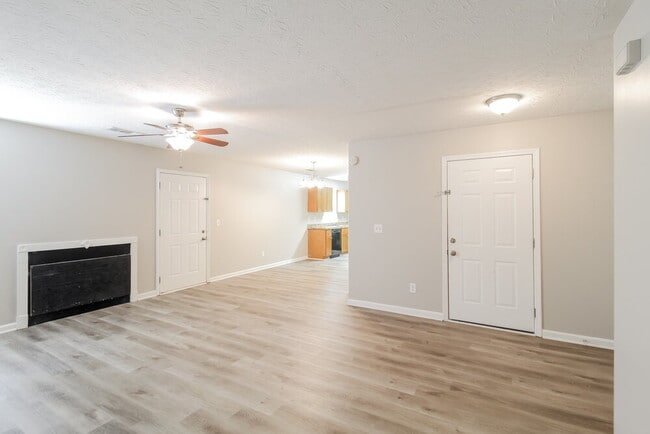 Building Photo - 160 Avery Dr