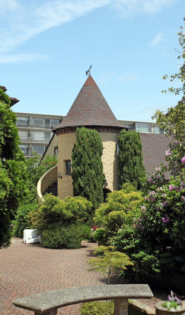 Foto del edificio - Lake Court Apartments