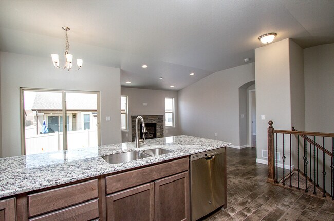 Foto del edificio - Lovely Maintenance Free Patio Home!!!