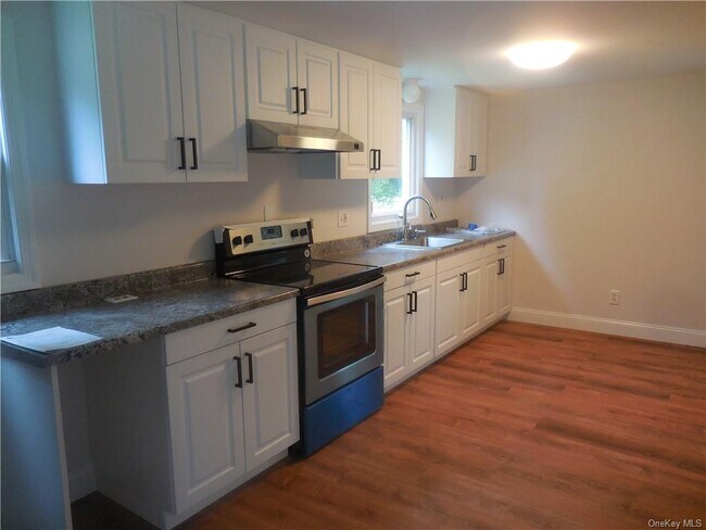 Building Photo - 55 Ohioville Rd