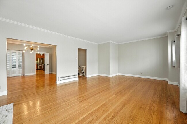 Foto del edificio - 2129 Bay St