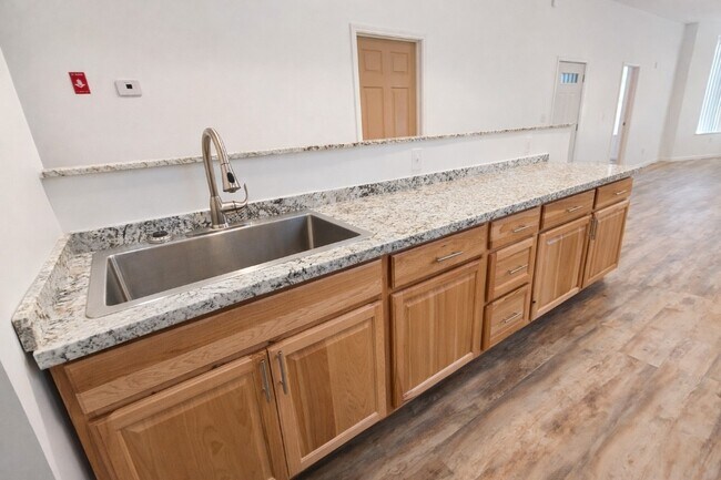 Foto del edificio - 1326 S Troy St