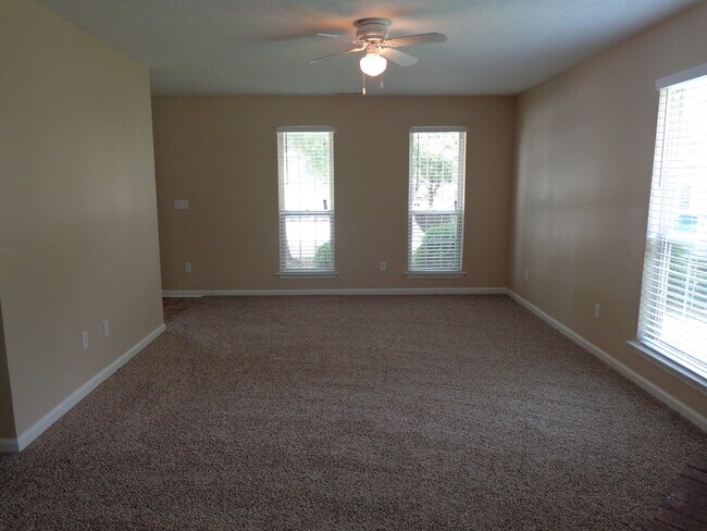 Foto del edificio - 1067 Winterbrook Way