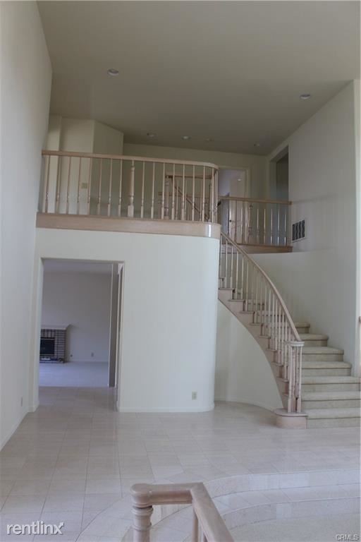 Building Photo - 4 br, 5 bath House - 9341 Darrow Dr
