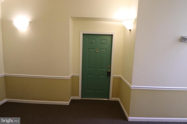Building Photo - 15613 Everglade Ln