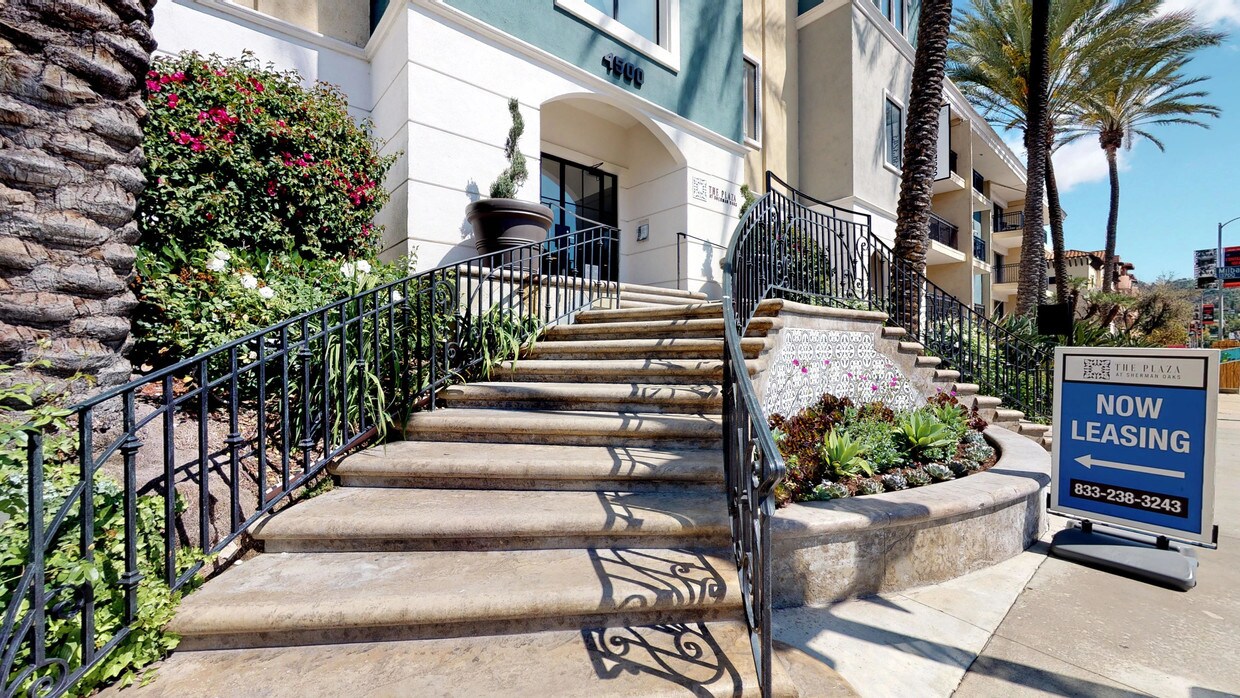 The Plaza at Sherman Oaks Apartments Sherman Oaks, CA