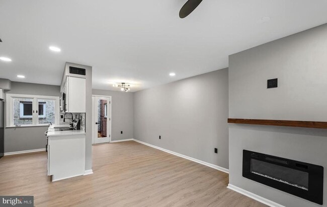 Foto del edificio - 1527 N Colonial Terrace