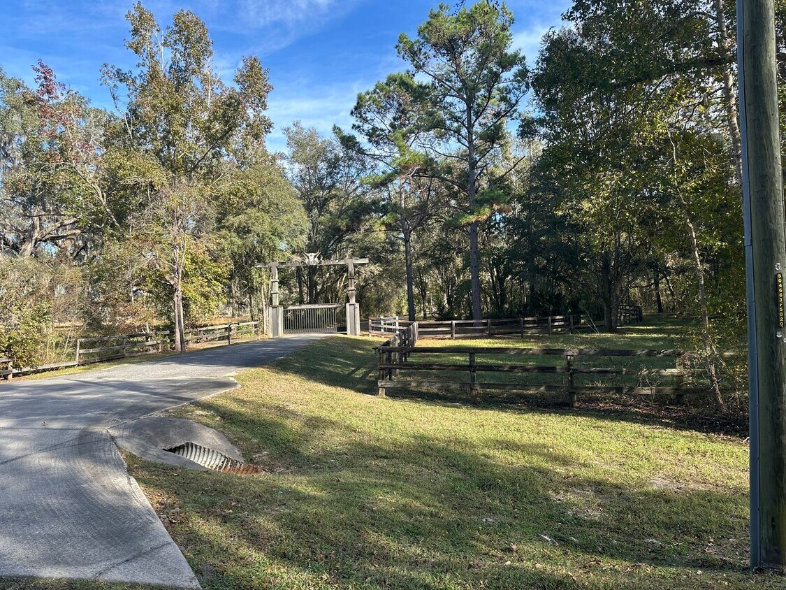 Foto principal - 15455 NW 100th Avenue Rd