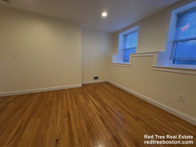 Foto del edificio - 1801 Beacon St