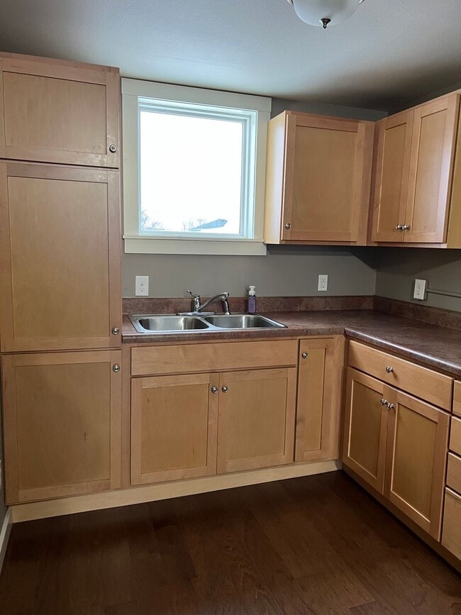 Building Photo - Wells