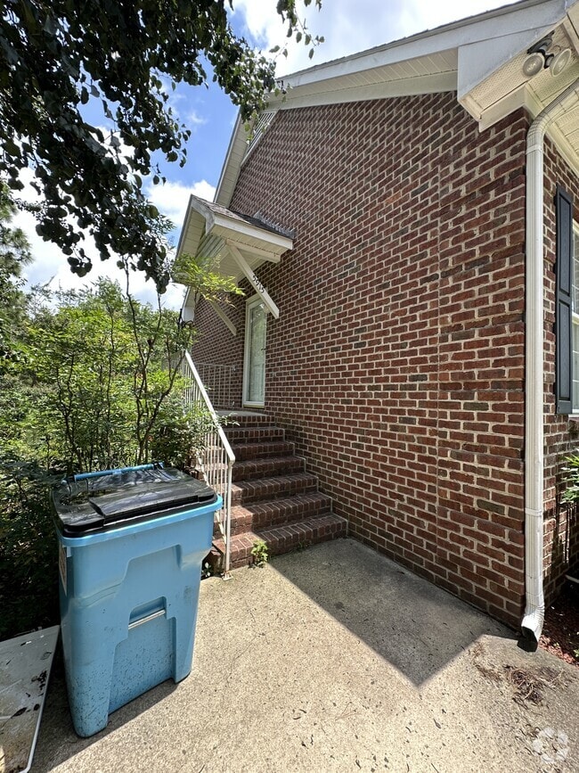 Building Photo - 5915 Quail Ridge Dr