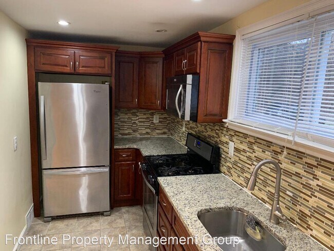 Building Photo - 3 br, 1 bath House - 130 Blanchard Rd