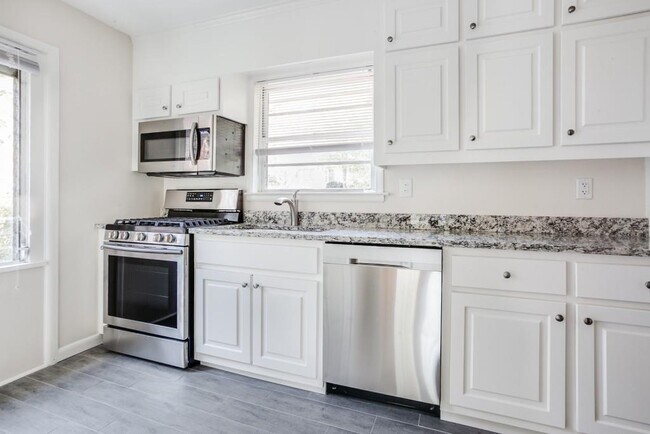 Foto del edificio - 1655 Ridgewood Dr NE