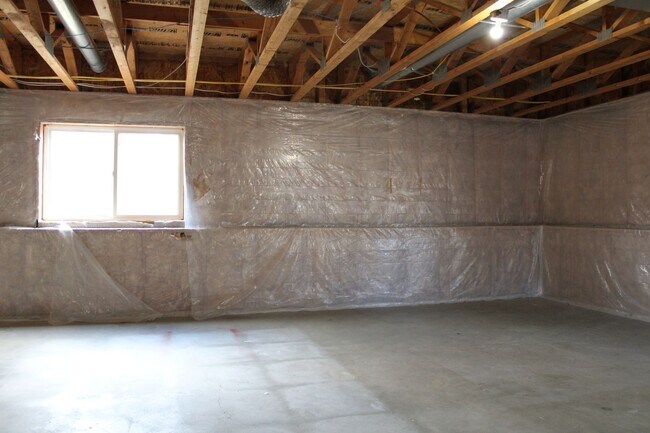 Foto del edificio - Three bed 2 bath townhome $1750/mo.