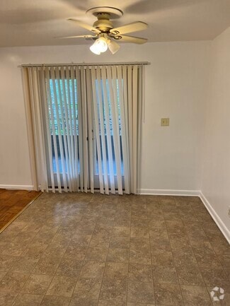 Building Photo - 6007 Park Heights Ave