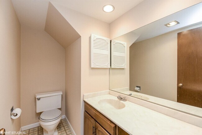 Foto del edificio - 310 E 60th Ct