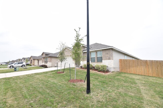 Foto del edificio - 8410 Cantera Rdg Rd