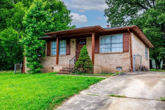 Building Photo - 3 Bedroom/2 Bath in Birmingham