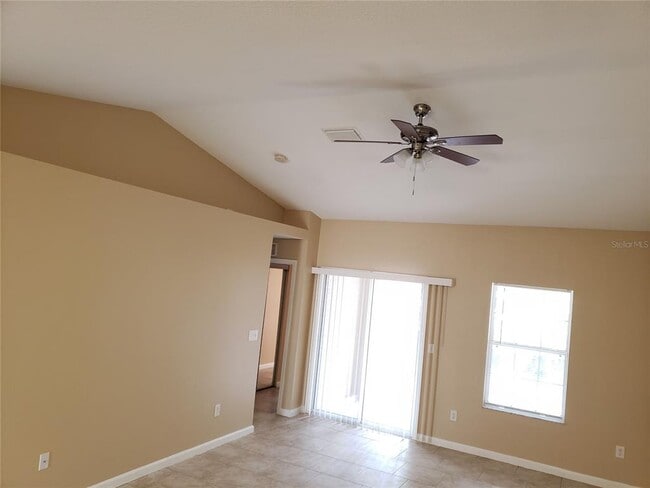 Building Photo - 32 Zoeller Ct