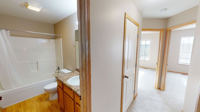 Foto del edificio - $400 Signing Bonus! 2 Bedroom Ankeny Townh...