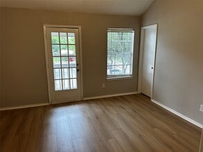 Building Photo - 11710 Southlake Dr