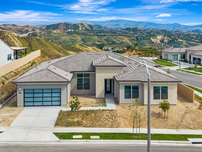 Foto del edificio - Modern Luxury Living with Breathtaking Valley Views