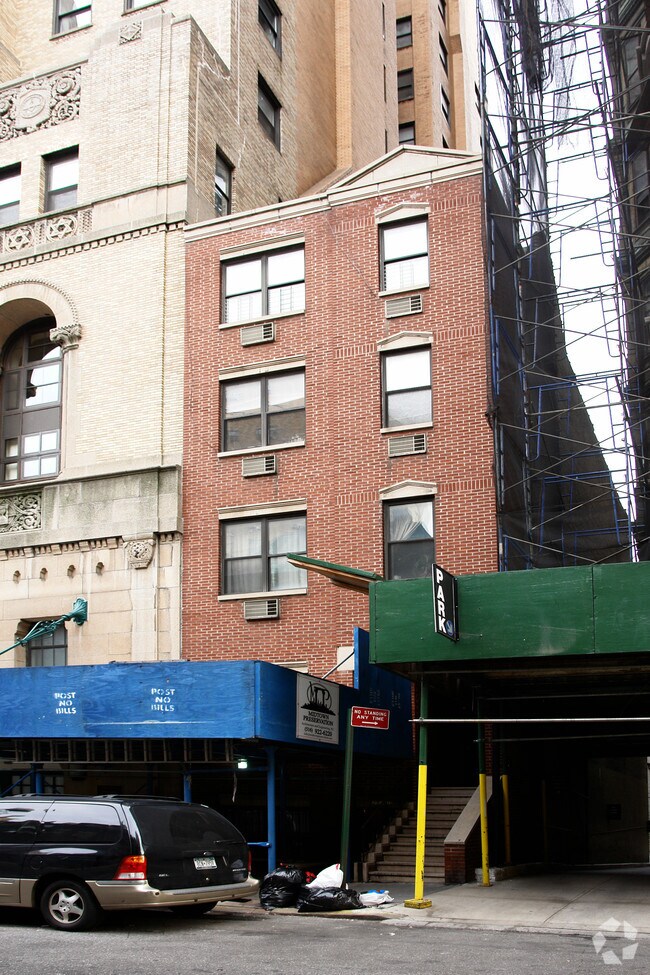 Foto del edificio - 251 W 73rd St