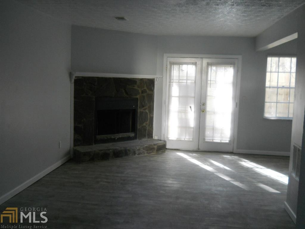 Building Photo - 3410 Pine Tree Trail
