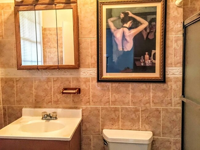 Building Photo - 617 Irving St NW