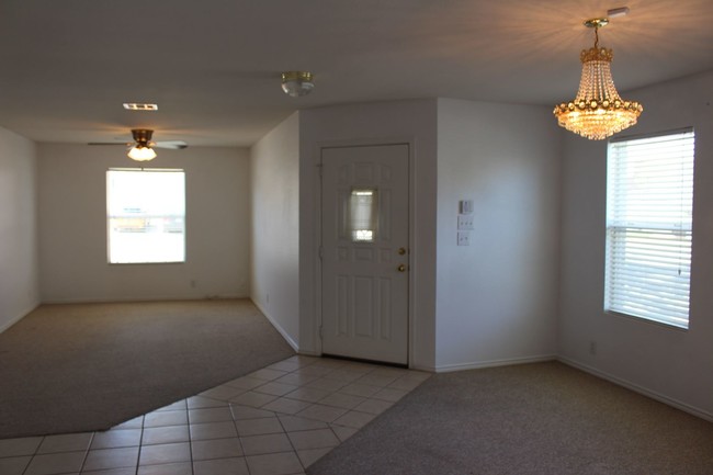 Building Photo - 3 br, 2 bath House - 284 Texas Mulberry