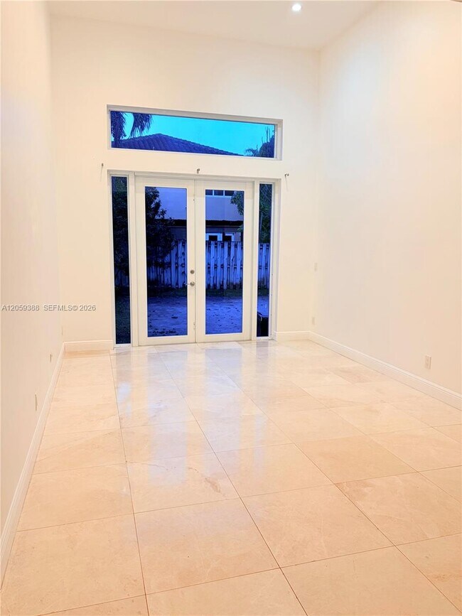 Foto del edificio - 1581 SW 106th Ave
