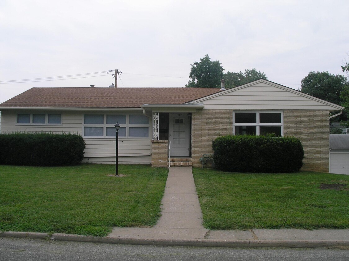 1108 N 24th St, Saint Joseph, MO 64506 Townhome Rentals in Saint Joseph MO