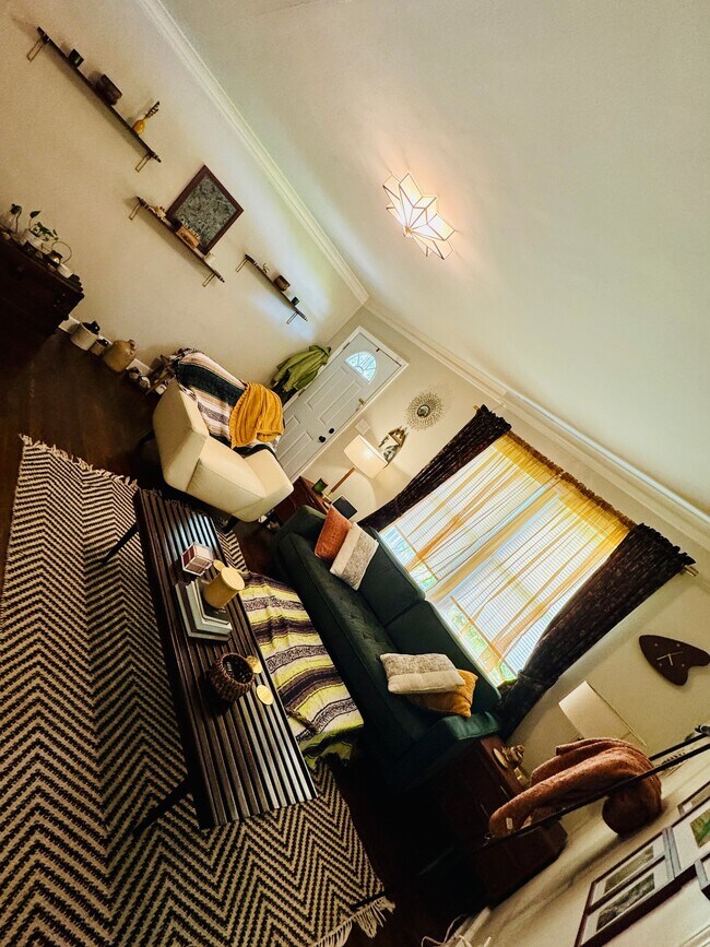 Foto del edificio - 2481 Semmes St