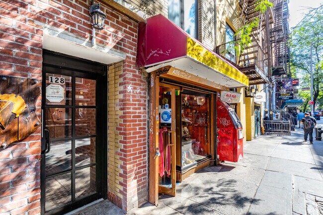 Foto del edificio - 128 McDougal St