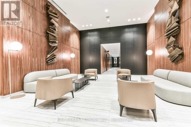 Photo du bâtiment - 5507-5508 EGLINTON Ave