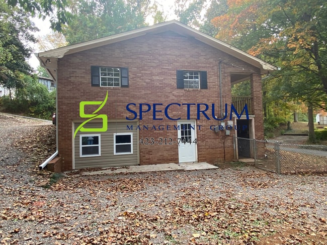 Building Photo - 1901 Valley View Dr
