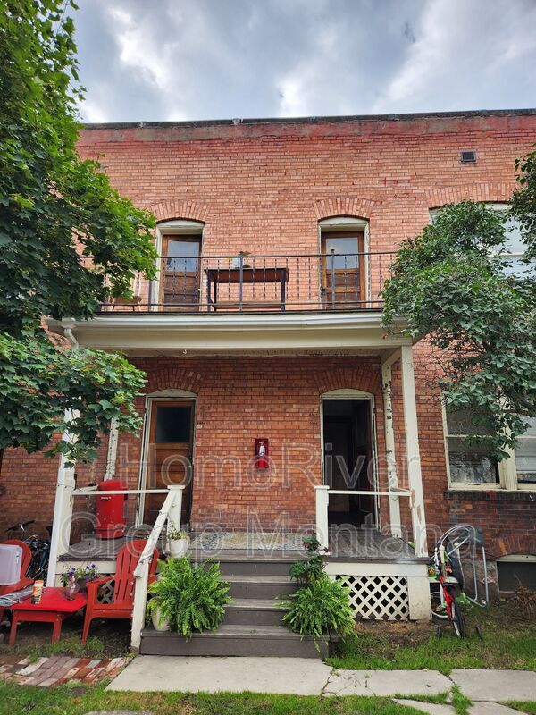 Primary Photo - 536 S 3rd St W