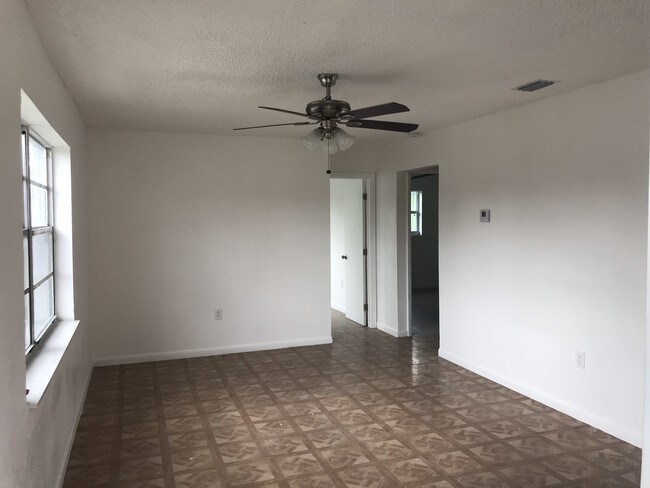 Foto del edificio - 426 NW 13th St