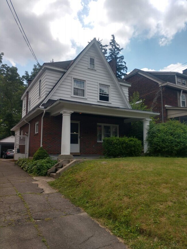 Foto del edificio - 6628 Wilkins Avenue