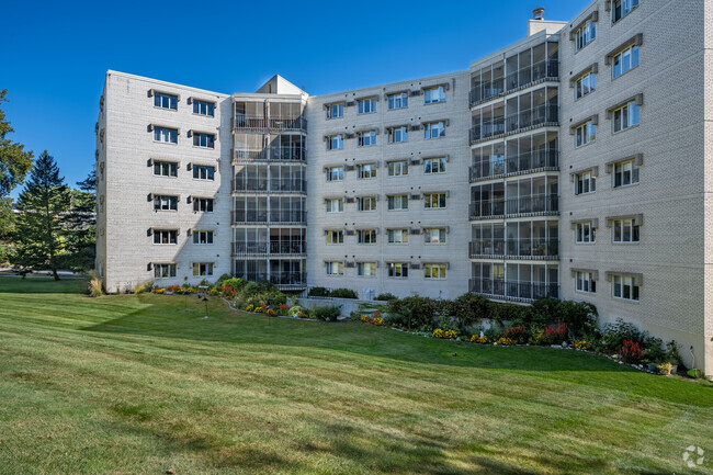 Community Garden - Montcalm Apartments