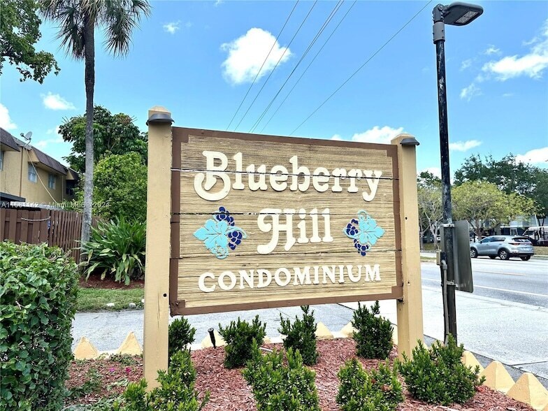 Foto principal - 5849 Blueberry Court Unit 86