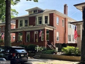 Building Photo - 1557 Dauphin Ave