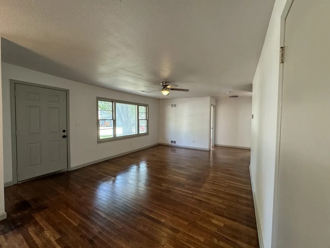 Building Photo - 1231 Shelden St