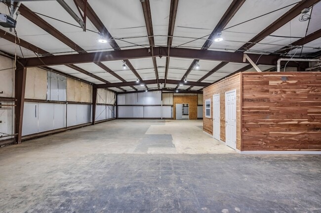 Building Photo - 1411 Buffalo Rd