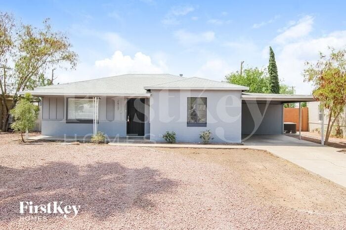Primary Photo - 2417 E Earll Dr