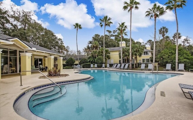 HOA included amenities - pool, workout facilities, grilling area - 1800 The Greens Way